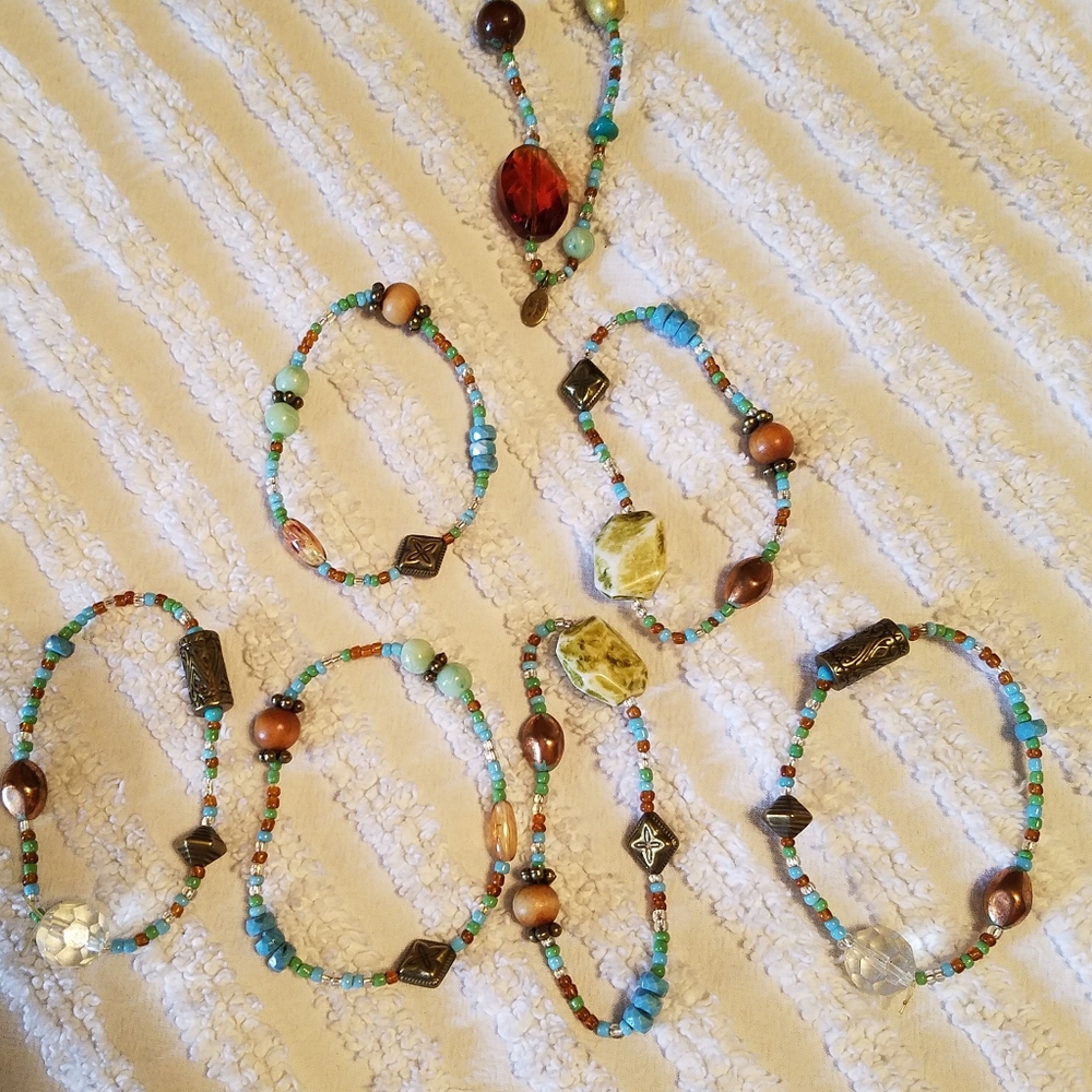 Bracelets - Picture 2 of 3